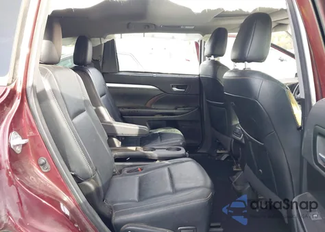 2018 Toyota Highlander Xle z USA, uszkodzony, nr VIN 5TDJZRFH8JS910442